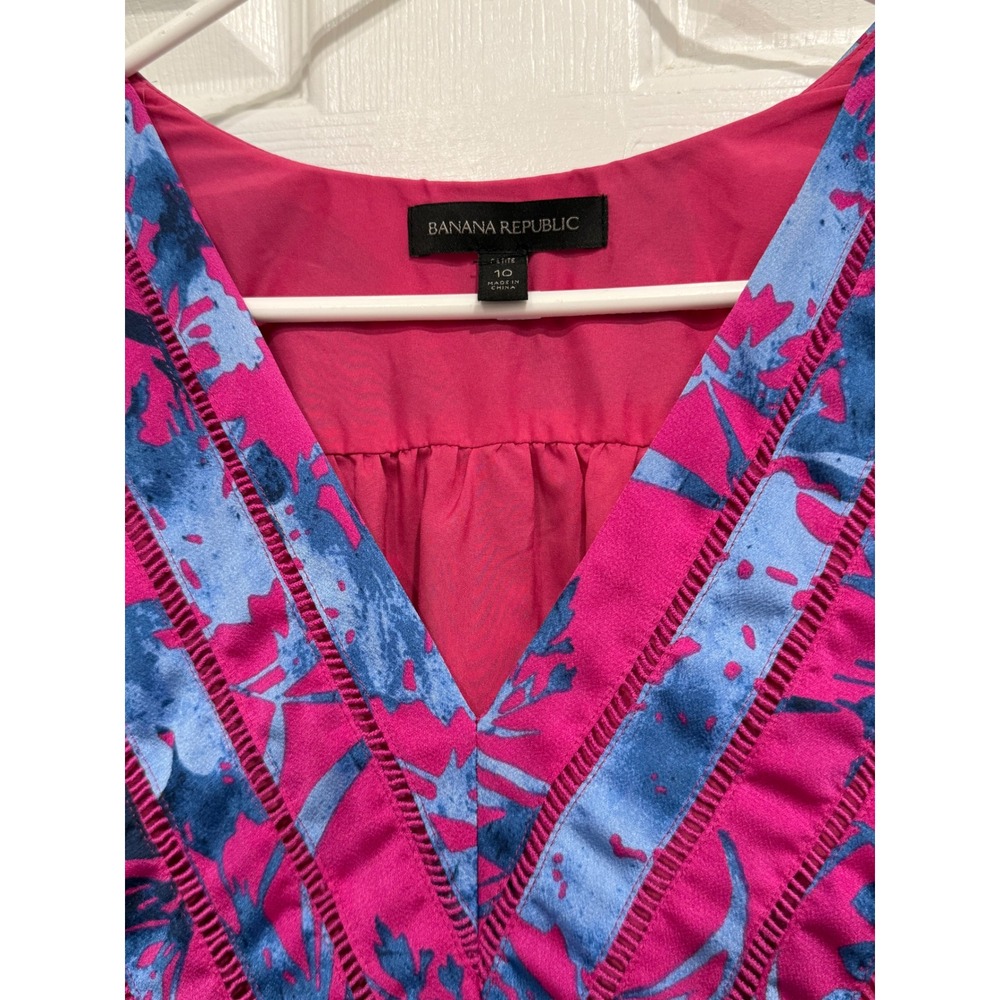 Banana Republic Pink Blue Floral V-Neck Fit Flare Dress Size 10 P Ladder Stitch - Picture 2 of 4